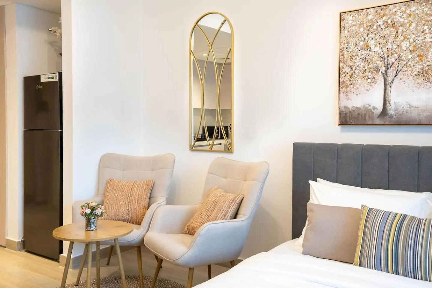 Romantic Studio In Yas Canal View Abu Dzabi