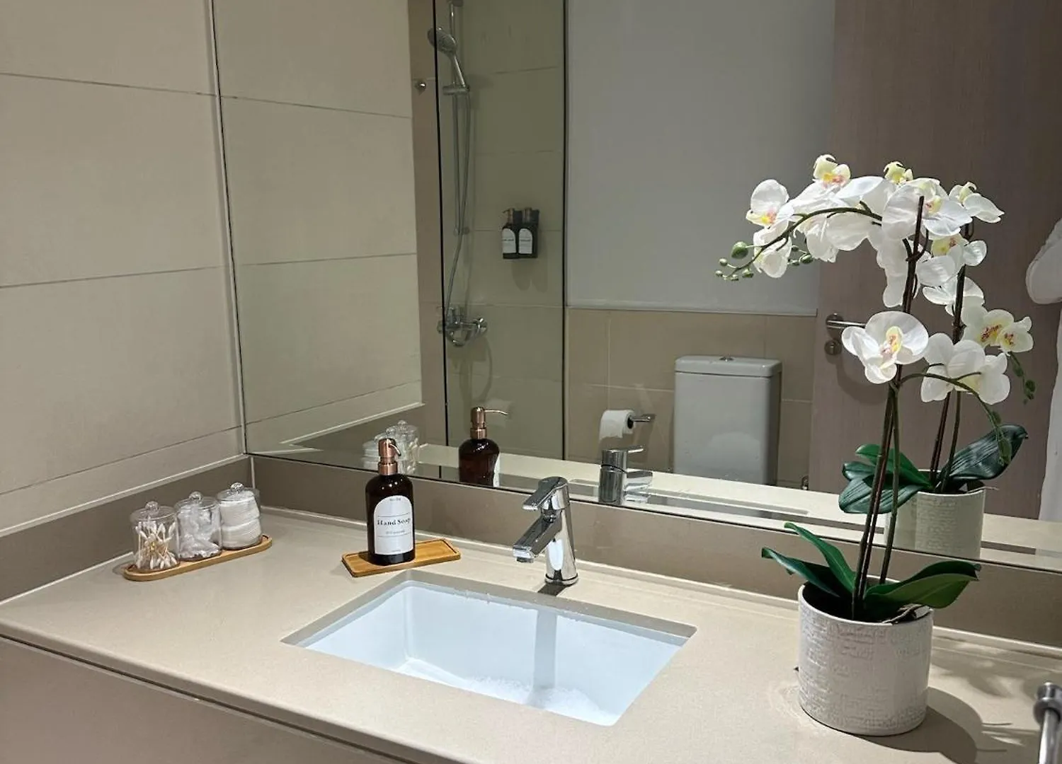 Romantic Studio In Yas Canal View أبو ظبي